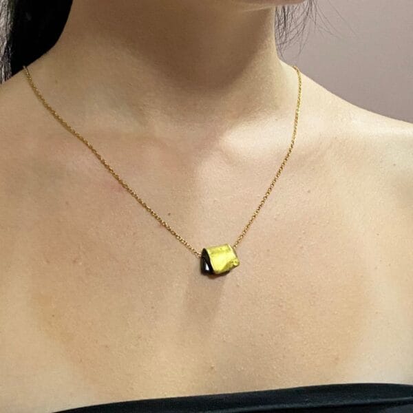 Χειροποίητο κολιέ σε  ατσάλινη χρυσή αλυσίδα και στοιχείο βιβλίο από πολυμερή πηλό