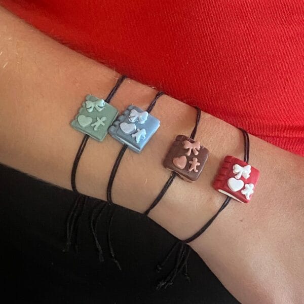 Χειροποίητο βραχιόλι  χριστουγεννιάτικο βιβλίο από πολυμερή πηλό