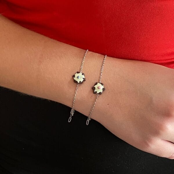 Χειροποίητο βραχιόλι με ατσάλινη ασημί αλυσίδα ,χριστουγεννιάτικο κεκάκι από πολυμερή πηλό